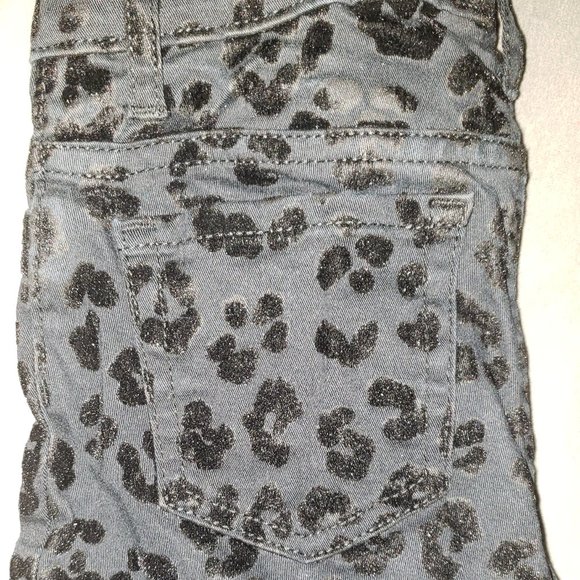 CHILDREN'S PLACE BLACK JEAN WITH BLACK VELVET ANIMAL PRINT SIZE 6X/7 - Picture 4 of 6